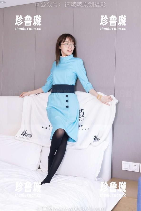 BoBoSocks袜啵啵-小沫 BoBoSocks袜啵啵 - 小沫的新花纹白丝套图更新,脚尖加固款看着就不简单,随时都想多看几眼。