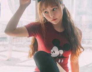 BoLoli菠萝社 – 看王语纯的睡衣美图精选，是不是因为我的家居服太老土了？
