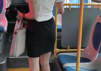 IESS异思趣向 – 紫薇的图集又一篇：红色高跟鞋版的“看我拐弯”！