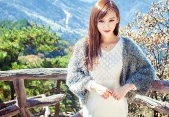 IMiss爱蜜社 – 在教室里，莉娜lena的全套让你想回到青葱岁月！