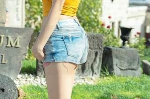 IMiss爱蜜社 – 在许诺Sabrina的定制写真中，空姐的优雅与俏皮完美碰撞！