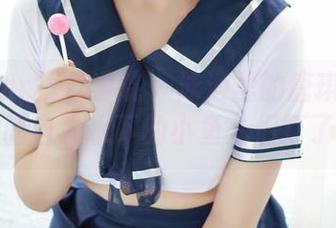 MFStar模范学院 – 泳池里的唐琪儿il无圣光，暗自为水下的小鱼儿们打了个卡。