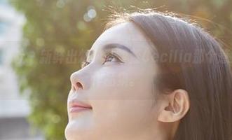 MiiTao蜜桃社 – 新鲜出炉！陆萱萱Cecilia那个惹人眼的美脚作品集。