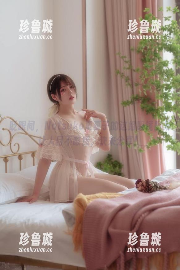 眨眼间，Natsuko夏夏子的这组眼镜图集让人目不暇接，快来分享！