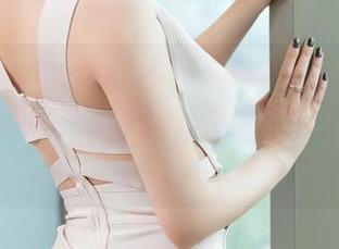 QingDouKe青豆客 – 下载梁莹Sugar的死库水图片，明争暗斗里总得有些乐趣吧？