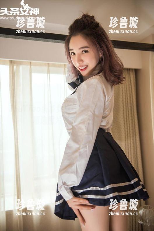 TouTiao头条女神-李丽莎 TouTiao头条女神 - 李丽莎的网袜物语:精选图片中的流行风向标!
