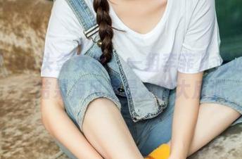TouTiao头条女神 – 一组李菲儿海边美图，结果海风是最大的大反派