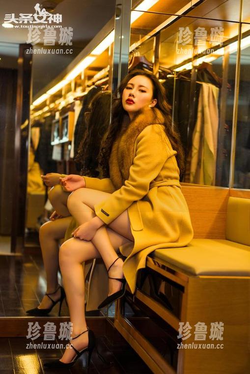 TouTiao头条女神-蔡老师 TouTiao头条女神 - 蔡老师泳衣作品,更新了,整个世间都静止了...