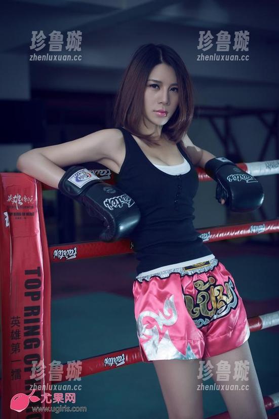 UGirls尤果网-孟思雨 UGirls尤果网 - 精选图库大揭秘:孟思雨与短裙的结合程度直接拉升了气温!