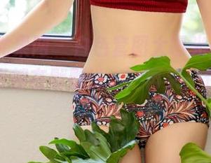 UGirls尤果网 – 白色套图大曝光，陈雅漫的每一张都在默默说：’再买一件衣服吧’！