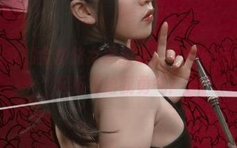 看Uki雨季的全套修女黑胶衣，下载以后恨不得一起祈祷给我勇气！