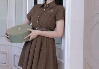 Xiuren秀人网 – 镇住你的眼球，大琪琪Emily的御姐私拍，原图让人意外。