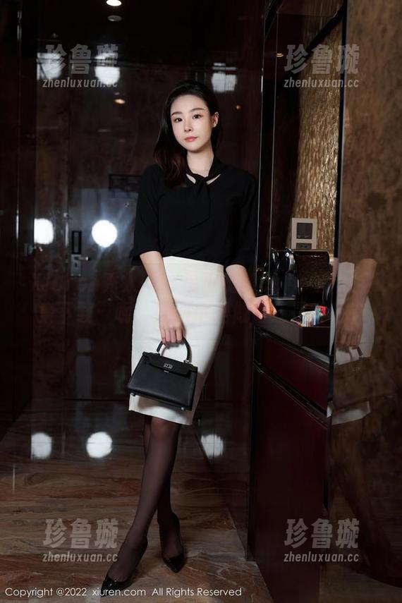 Xiuren秀人网-星小兔Meetu Xiuren秀人网 - 星小兔Meetu·厨娘全集下载:呃,她到底是做饭还是卖萌?