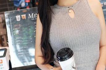 YouMi尤蜜荟 – 合法萝莉在海边，私房美图看得我嘴角上扬。