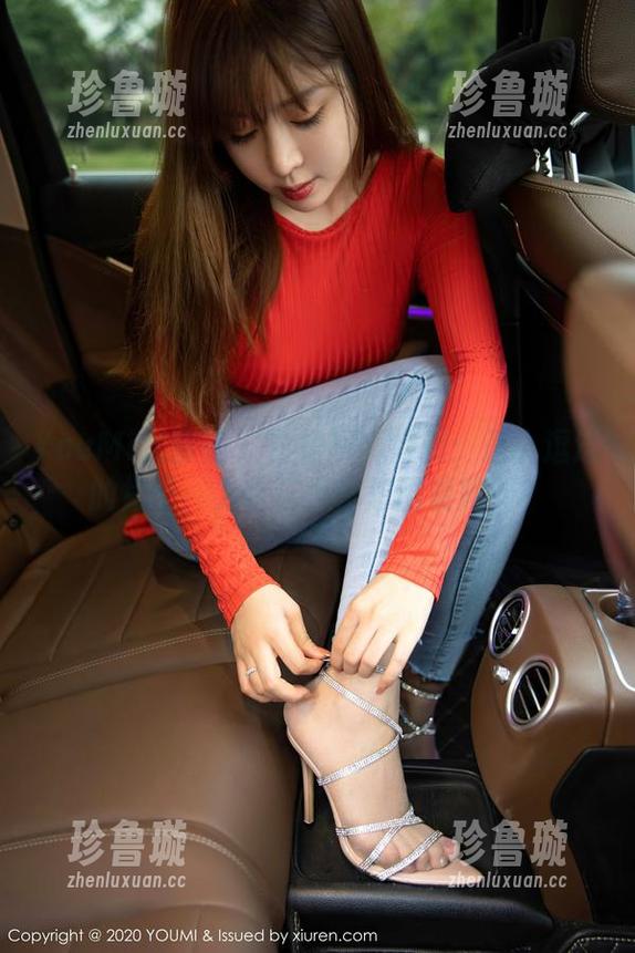 YouMi尤蜜荟-是小逗逗 YouMi尤蜜荟 - 白裙写真特辑:是小逗逗的裙子,为啥连风都想围着她转?