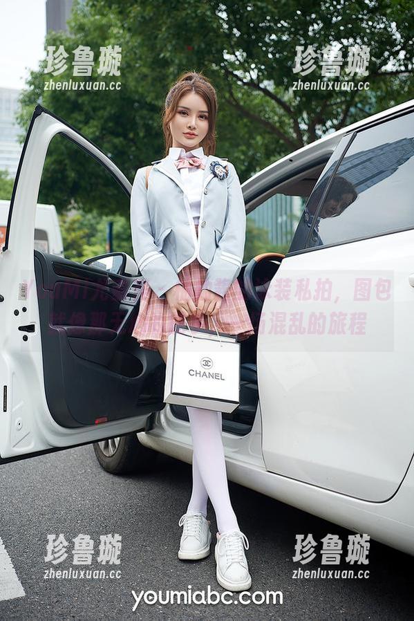 YouMi尤蜜荟-柚柚酱 YouMi尤蜜荟 - 柚柚酱的泳装私拍,图包就像那无心的舵手,一场混乱的旅程