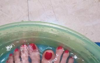 微密圈 – 最新上线！YuYu超甜丫女王——这个姿态就像在说“别想我轻易放过你”。
