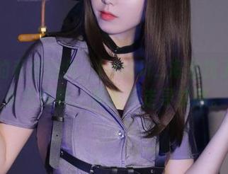 艳丽的私房图片，fushii_海堂找了兔兔头当搭档，果然不走寻常路。
