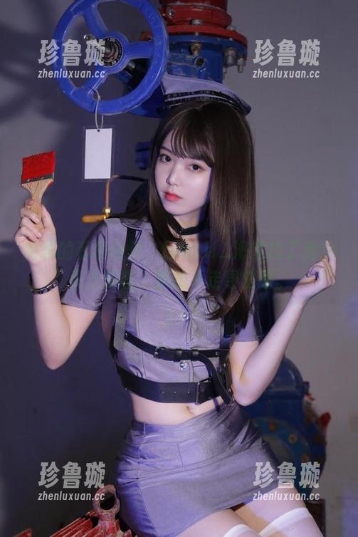 艳丽的私房图片，fushii_海堂找了兔兔头当搭档，果然不走寻常路。