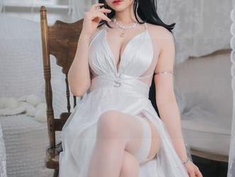 今晚的nyako喵子大魔王最新照片，会不会引发街头密集惊呼？白丝是不是有超能力？