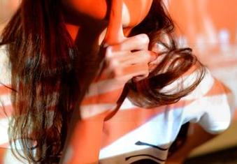 pans – Tina真会选定制礼服，写真里一秒变女神，真是让人意外呢。