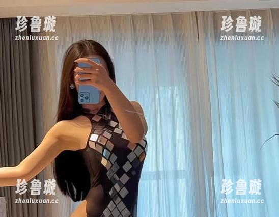 微密圈 - 这可能是无可替代的最新照片！不爱笑的赛琳用黑网和钻石开启了美的新境界！