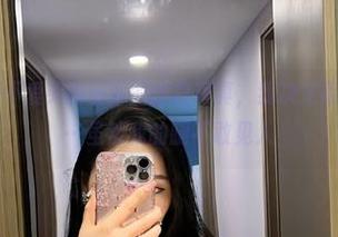 微密圈 – 看不爱笑的赛琳的短裙写真，我决定明天也穿短裙…虽然我的腿不敢见人