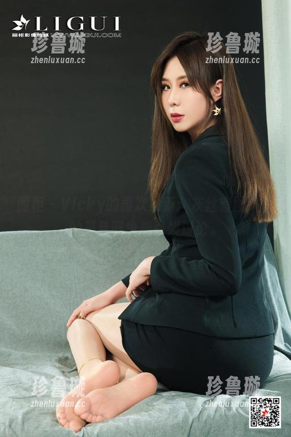 丽柜-vicky 丽柜 - Vicky的再次更新:灰丝套图,真的是色调也能引发讨论。