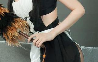 丽柜 – 作品中的比基尼，放心，它不会令你失望，轩轩给你装满欢乐！