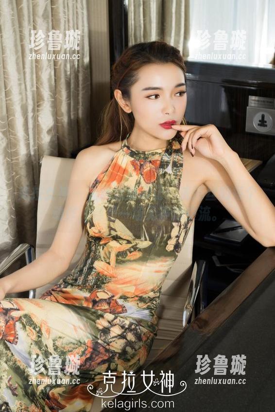 克拉女神-依娜丝 克拉女神 - 精选泳池印记:依娜丝的每个动作,都是一场无声的交流。