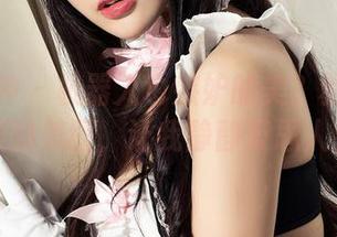 克拉女神 – 机器人也嫉妒的美？雅楠最新礼服的美图，让我静静反思人生…