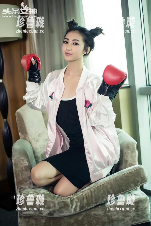 头条女神-李媛媛 头条女神 - 李媛媛的户外美图,准备好被一波清新风吹到脸上了吗?