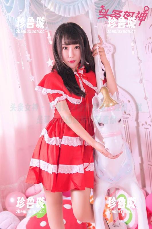 头条女神 - 下载好这份作品集？没错，就是莫小希的妹妹们等着你