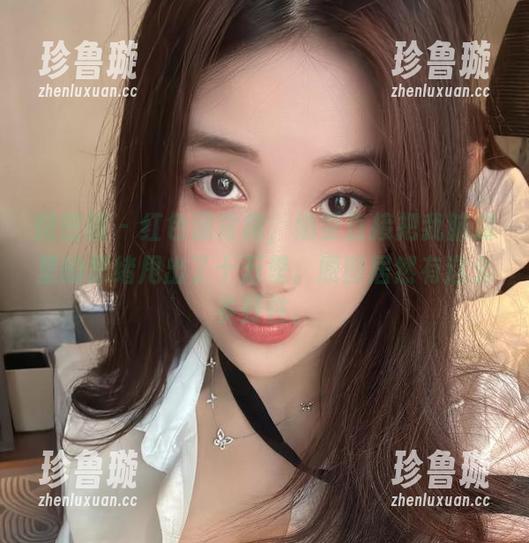 奶雯 微密圈 - 红色漏背裙,奶雯直接把我脑袋里的思绪甩出了十万里。原图居然有这么多野性。