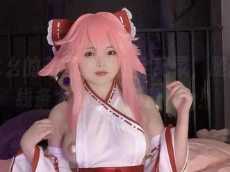 小瑶幺幺的美图，私拍全纪录，腿部肌肉线条太赞了，羡慕ing！