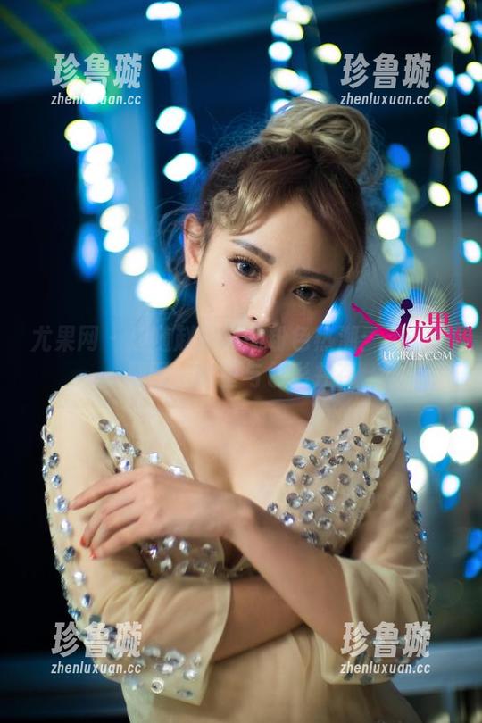 尤果网-赵娜娜 尤果网 - 追随赵娜娜的粉色热潮:无圣光原图,欲望与色彩并存