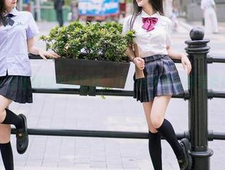 尤蜜荟 – 一条短裤的艰难选择，little贝壳在线写真给你答案。