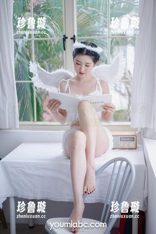 尤蜜荟-沈蜜桃 尤蜜荟 - 资源中有双马尾,沈蜜桃展示少女心和…奇怪的搭配。