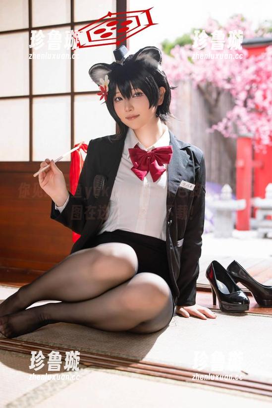 屿鱼yukako 你见过屿鱼yukako的糖果色皮衣吗?原图在这里,赶紧下载!