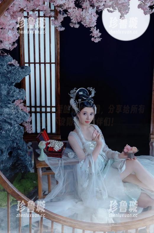 年年Nnian可爱的修女套图，分享给所有追求不设限的小伙伴们！