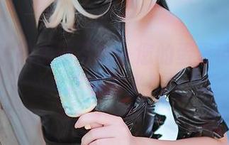 怀疑人生的最新写真—您的蛋蛋带你吃蛋糕的时光！