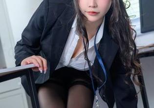 抱走莫子aa：白衬衫美图，越看越想抱。