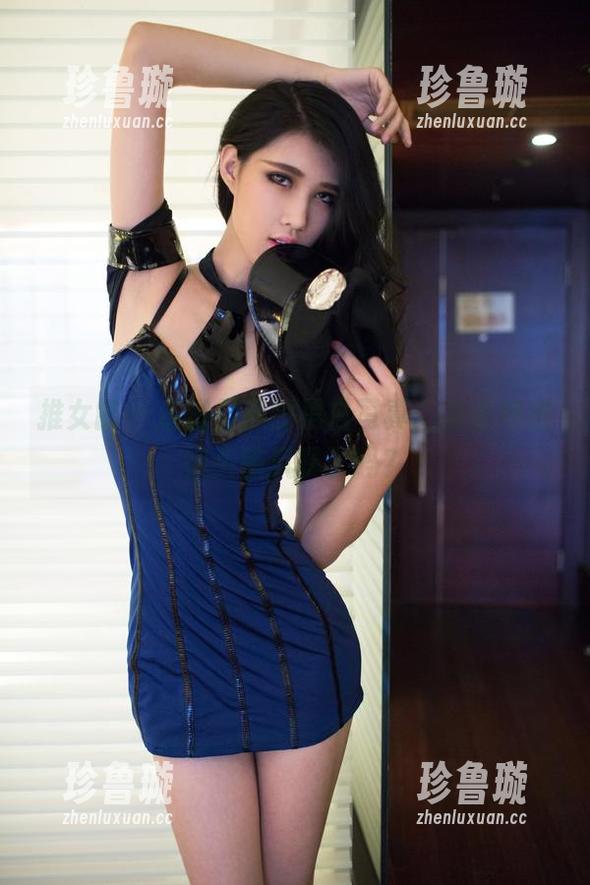 推女郎-星辰 推女郎 - 走进星辰的黑白写真,准备好进行头脑风暴了吗?