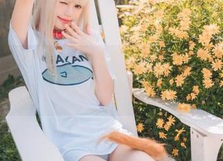 星黛鹿鹿i的私拍作品，轻轻诉说苗疆蓝蝶的微妙韵味