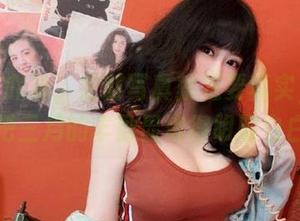 是依酱吖说，定制写真就是要真实，不如先把三月的丰盈显现得明明白白？