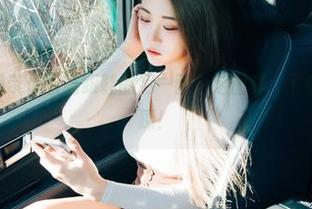 普美(bomi)带你看高跟鞋的另一面，这图集，下载后请小心脚踝！
