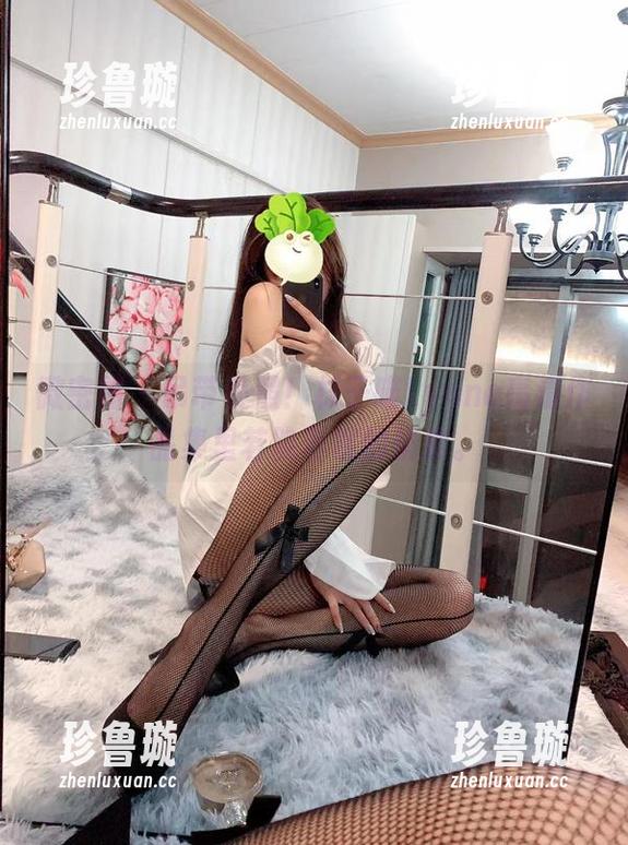 微密圈 - 吊带美照！林子喵Lynne高清作品集里若隐若现的俏皮。