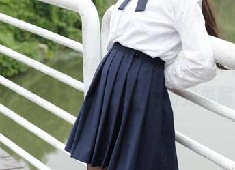 森萝财团让我相信，校服黑丝学妹不仅仅是个作品，更是心灵鸡汤的另类解读！