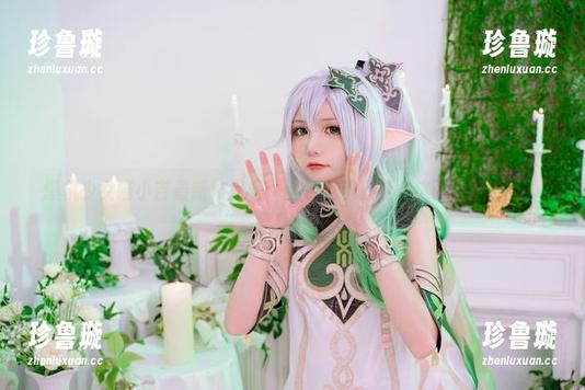 爆机少女喵小吉 爆机少女喵小吉最新作品集:当女王遇上猫,这画面好奇怪。