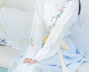 物恋传媒 – 小茶空姐图集在这，你确定不下载回家慢慢欣赏？
